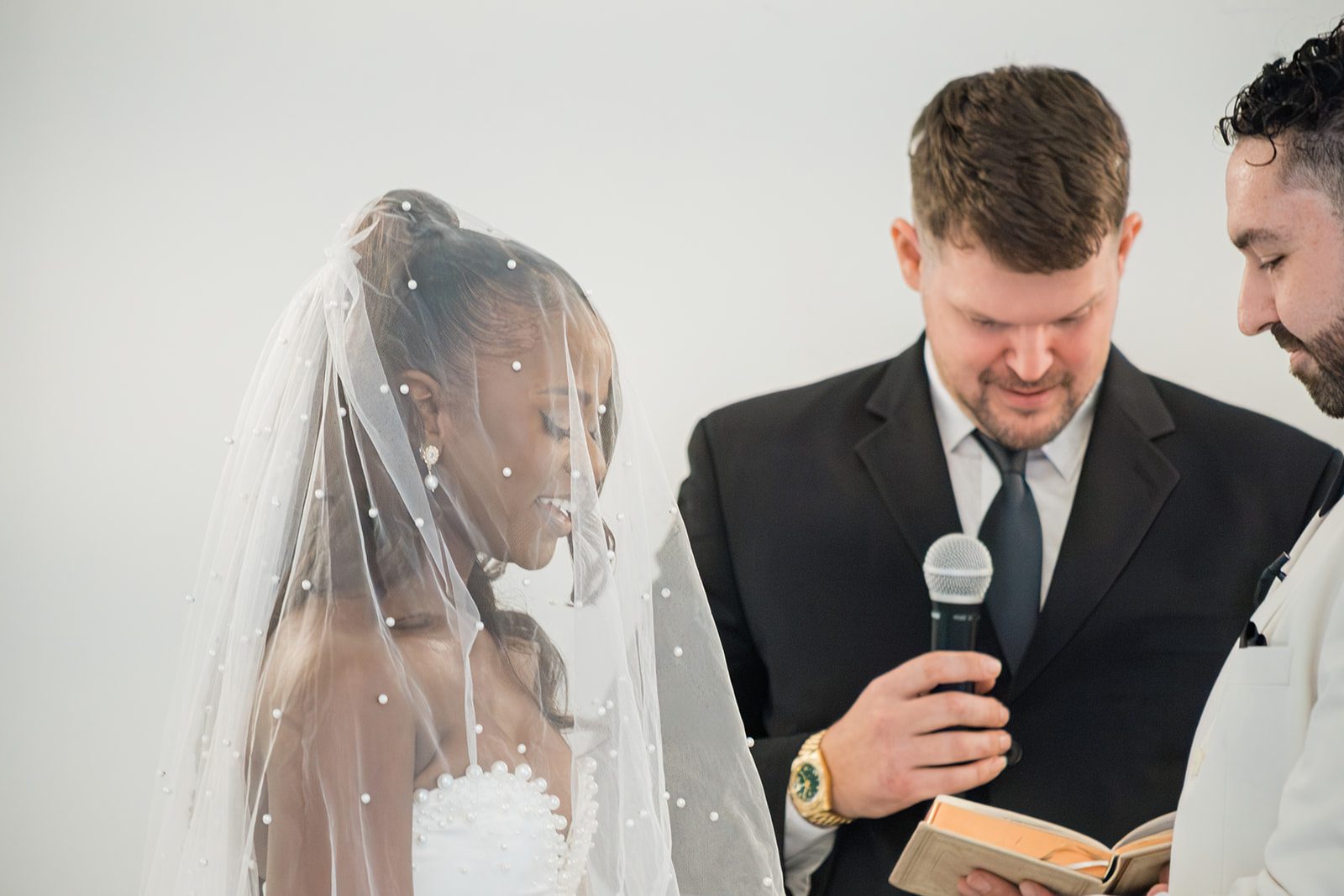 aria-wedding-and-banquet-facility-airy-hartford-tilyenji-mitchell-tilyenji-mitchell-017-39 Hartford Wedding Photographers at Aria | Tilyenji & Mitchell -