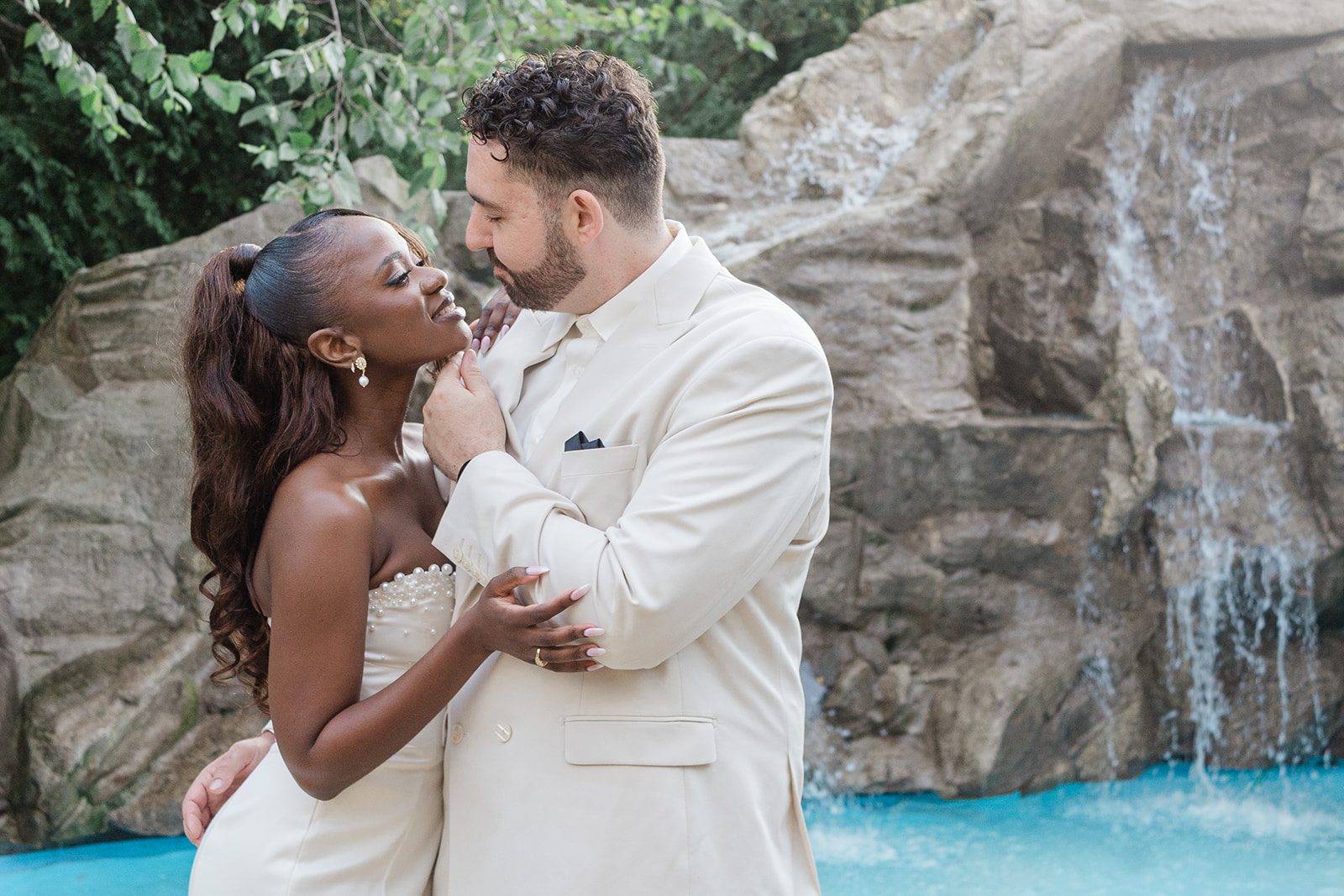 aria-wedding-and-banquet-facility-airy-hartford-tilyenji-mitchell-tilyenji-mitchell-028-10 Hartford Wedding Photographers at Aria | Tilyenji & Mitchell -