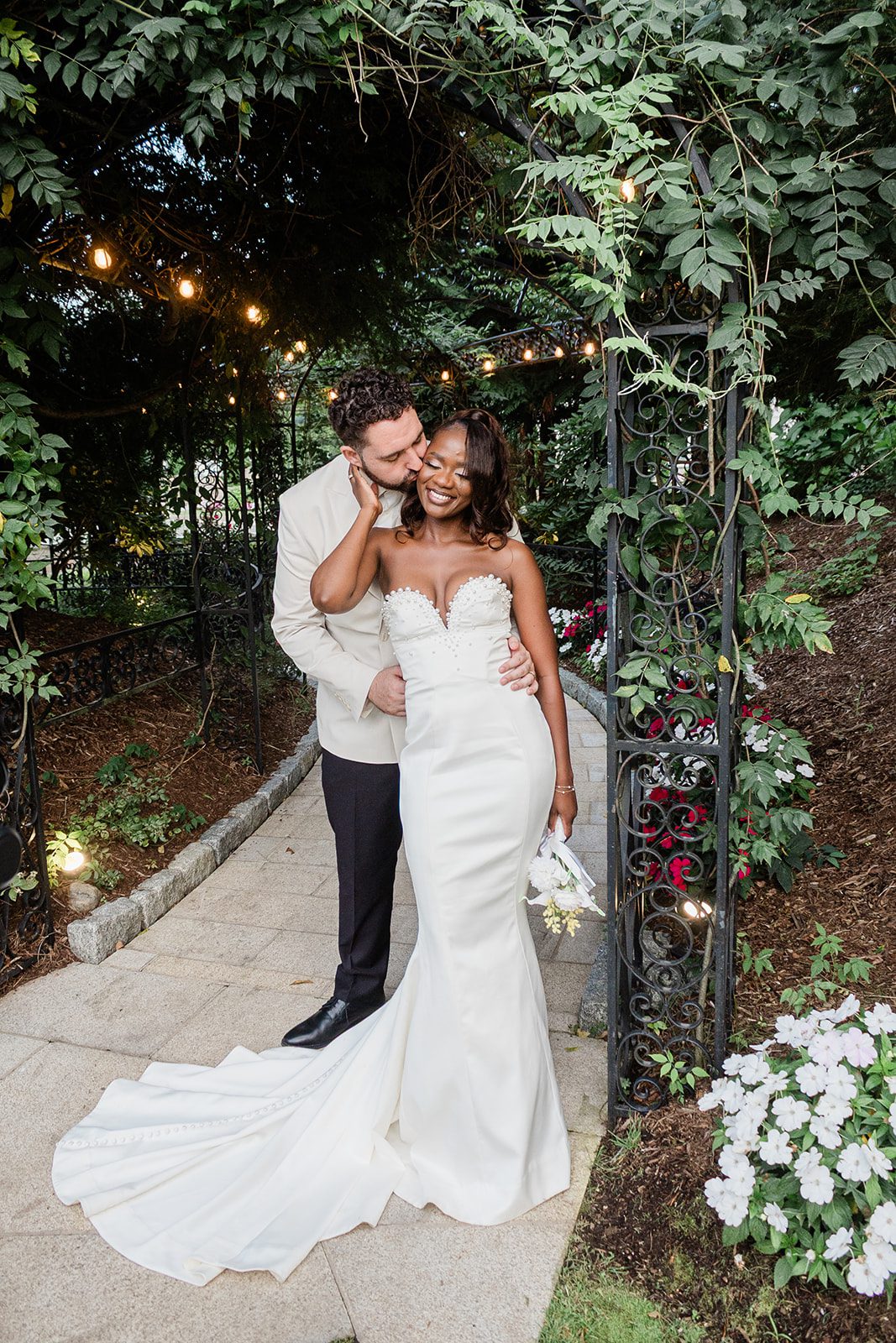 aria-wedding-and-banquet-facility-airy-hartford-tilyenji-mitchell-tilyenji-mitchell-031-14 Hartford Wedding Photographers at Aria | Tilyenji & Mitchell -