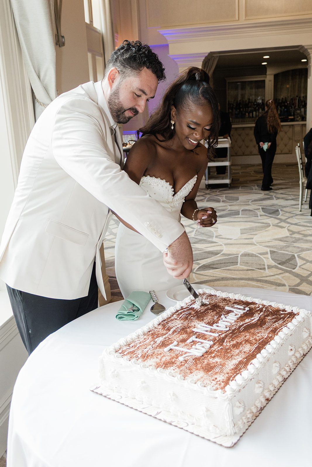 aria-wedding-and-banquet-facility-airy-hartford-tilyenji-mitchell-tilyenji-mitchell-041-43 Hartford Wedding Photographers at Aria | Tilyenji & Mitchell -