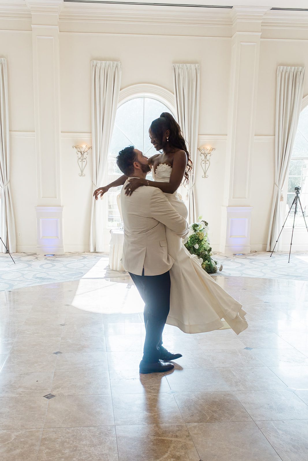 aria-wedding-and-banquet-facility-airy-hartford-tilyenji-mitchell-tilyenji-mitchell-043-15 Hartford Wedding Photographers at Aria | Tilyenji & Mitchell -