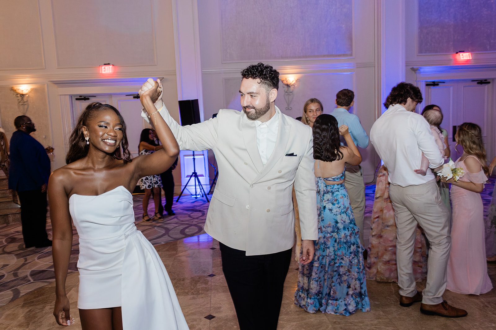 aria-wedding-and-banquet-facility-airy-hartford-tilyenji-mitchell-tilyenji-mitchell-045-04 Hartford Wedding Photographers at Aria | Tilyenji & Mitchell -