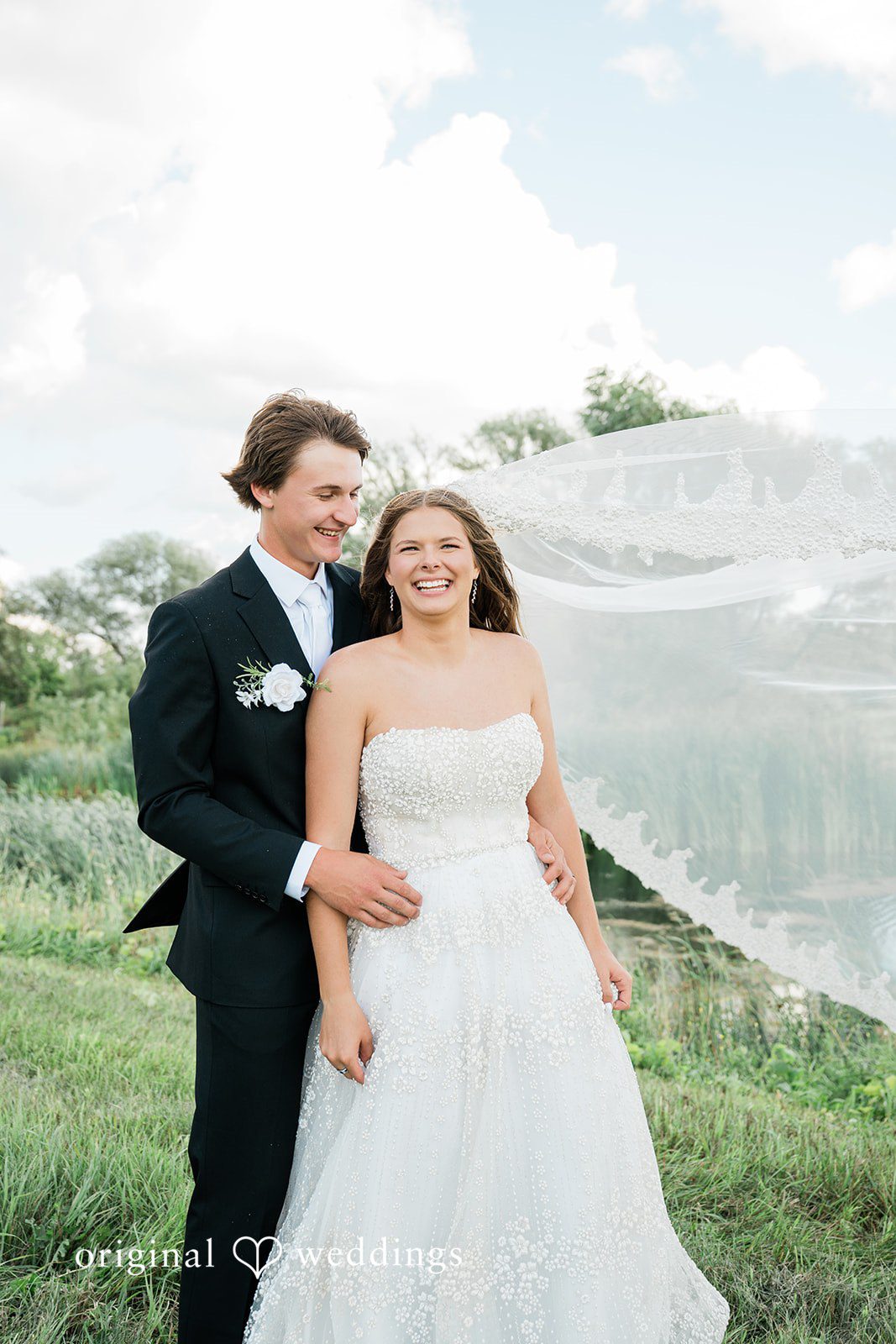 A stunning portrait of the couple