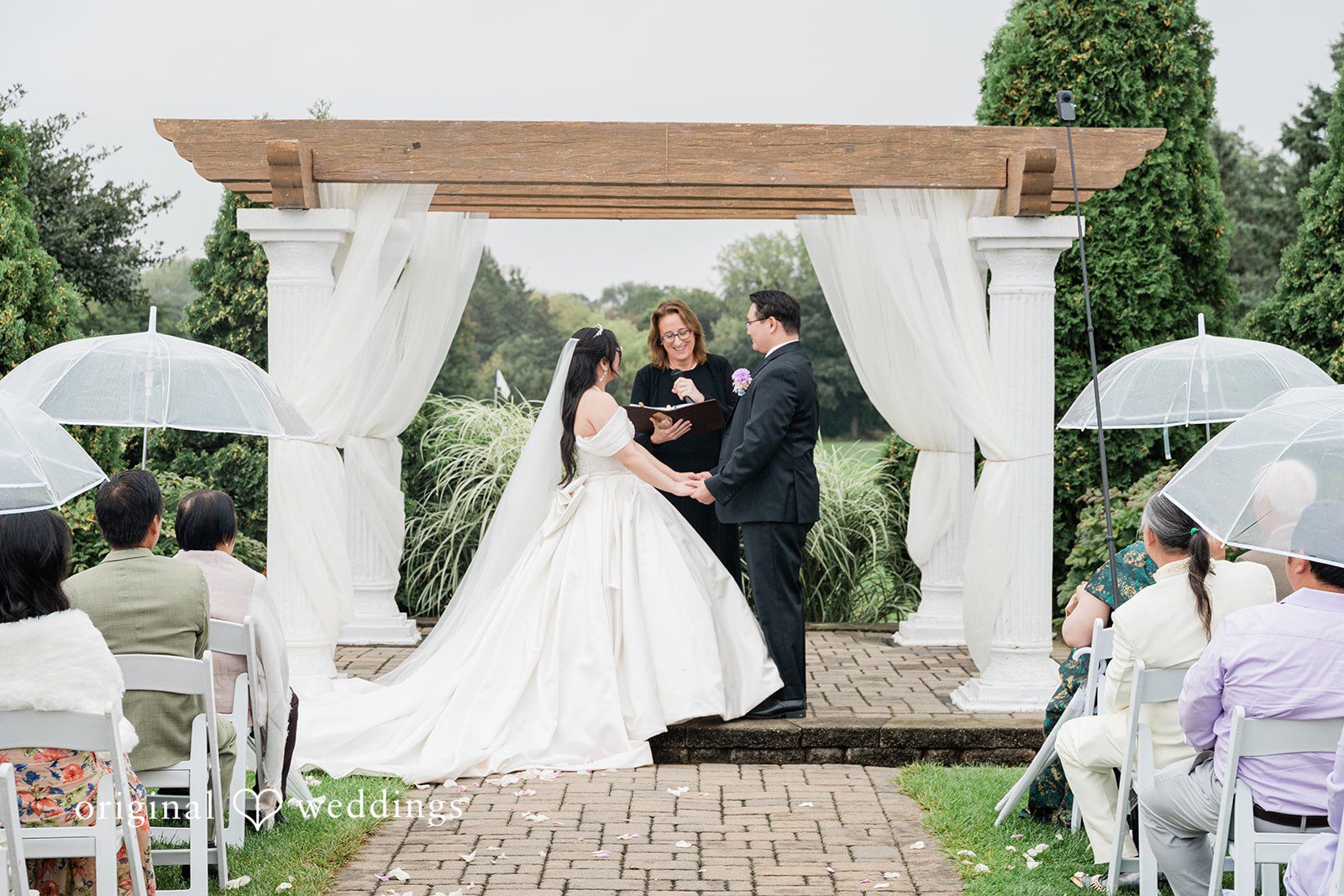 Josouaedh + Naochue The Brackett's Crossing Country Club wedding ceremony