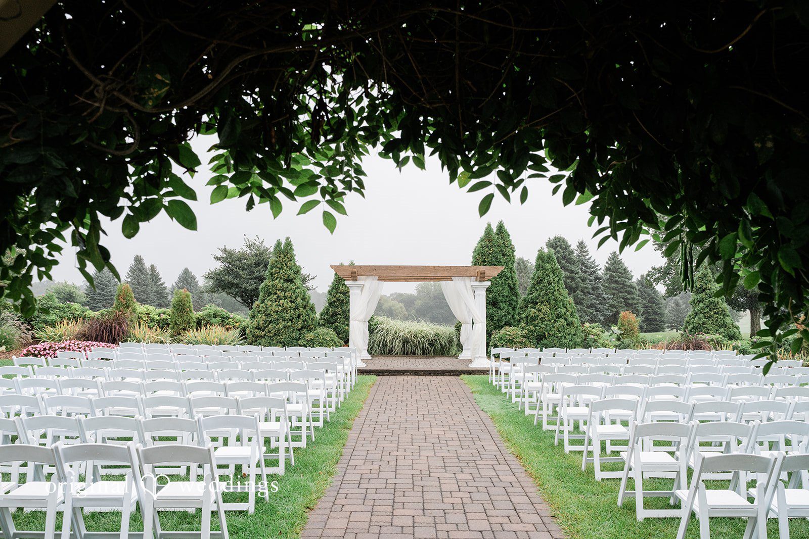 Josouaedh + Naochue Outdoor wedding ceremony space at Brackett's Crossing Country