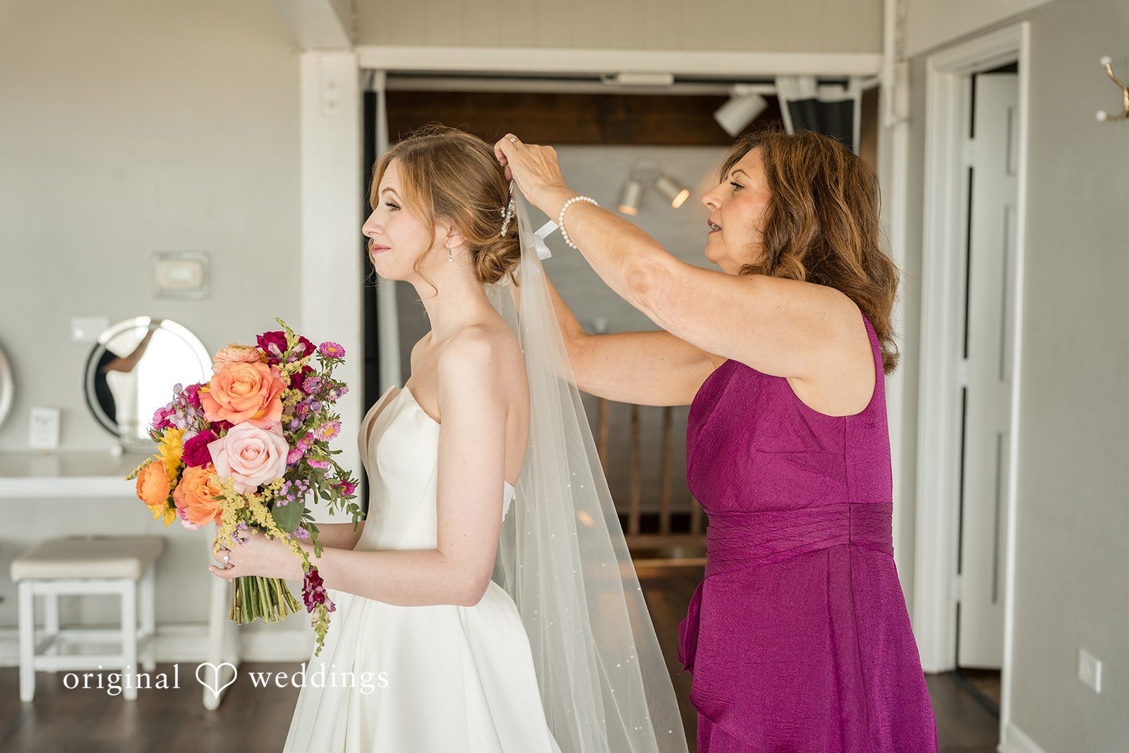 Jessica + James The bride gets ready