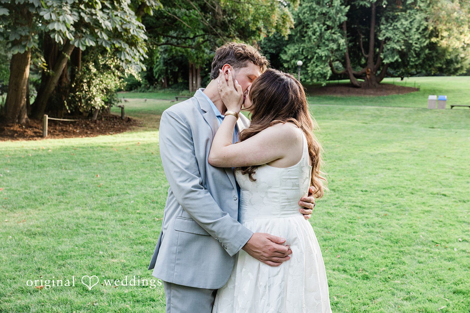 Rachel + Neil The couple shares a romantic kiss