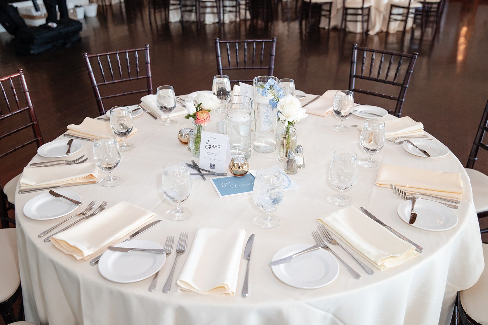 chesapeake-bay-beach-club-timeless-baltimore-kelsey-tom-003-32 Reception table set in white and gold
