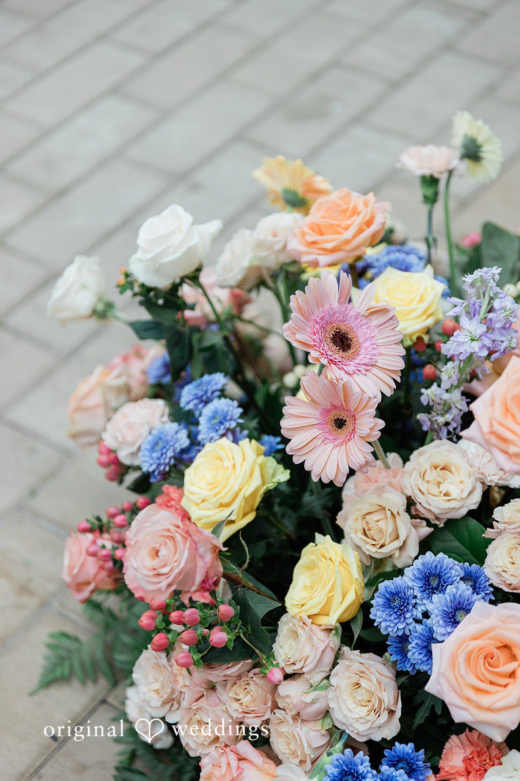Colorful wedding flowers