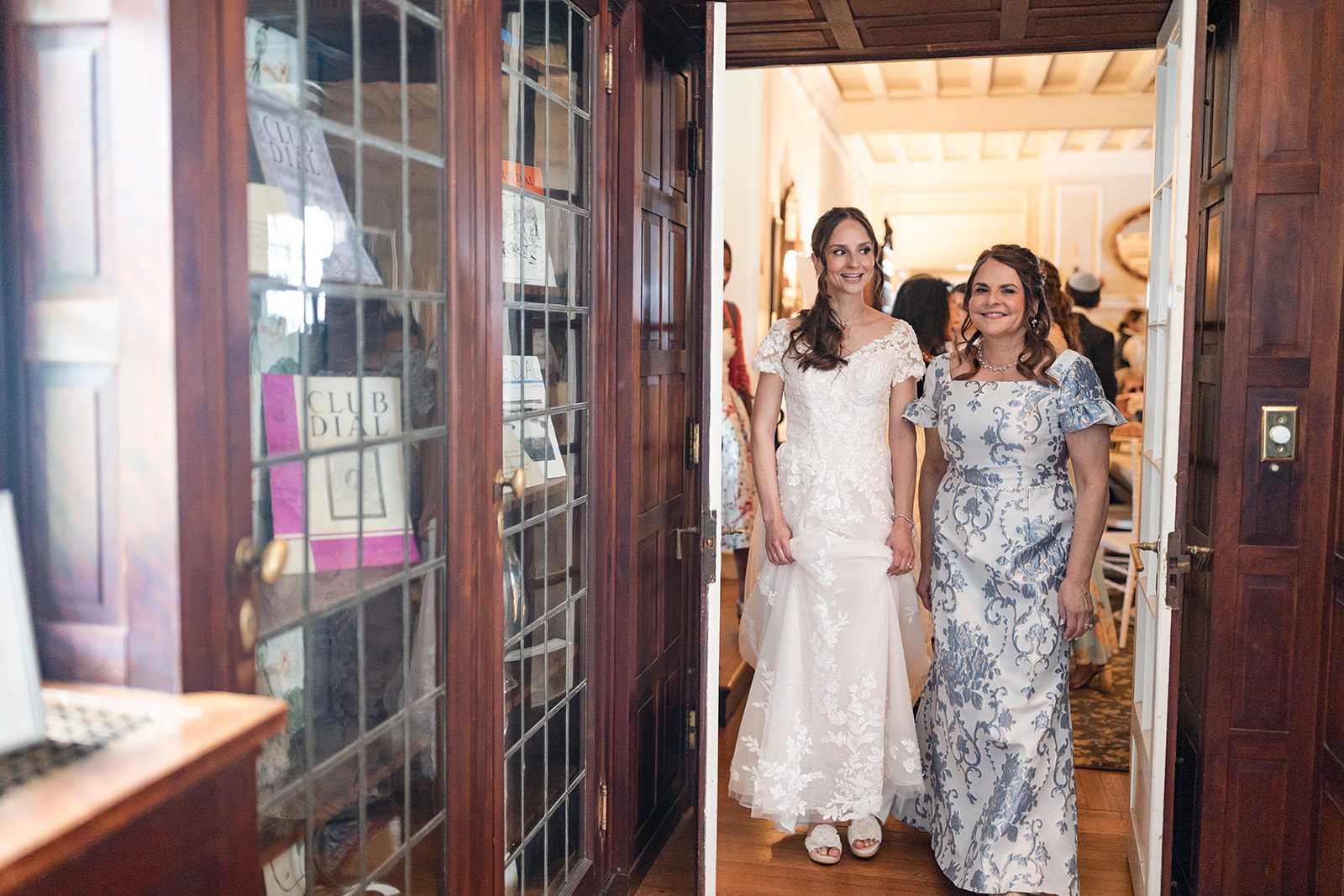 cv-rich-mansion-timeless-new-york-jonathan-arianna-jonathan-arianna-012-12 CV Rich Mansion Wedding | Jonathan & Arianna -