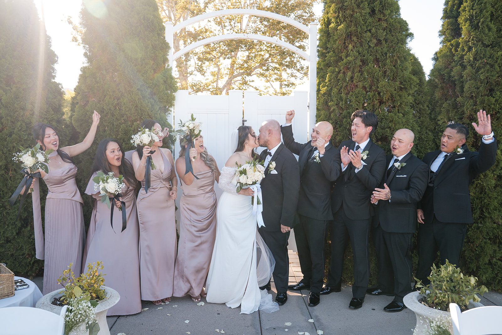 eagle-ridge-timeless-san-francisco-jesse-victoria-jesse-victoria-021-35 Full wedding party with the newlyweds