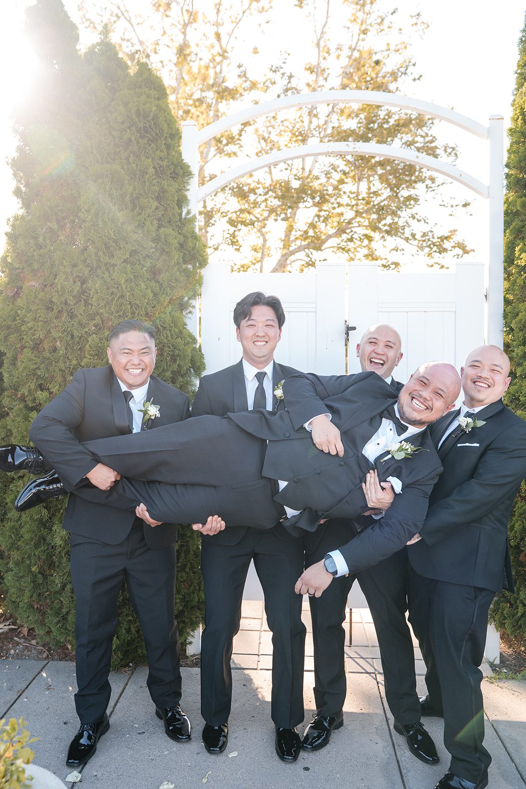 eagle-ridge-timeless-san-francisco-jesse-victoria-jesse-victoria-023-01 Groom with his groomsmen in black tuxedos