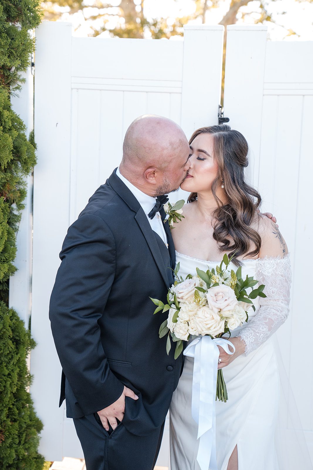 eagle-ridge-timeless-san-francisco-jesse-victoria-jesse-victoria-031-42 Groom kissing the bride on the forehead