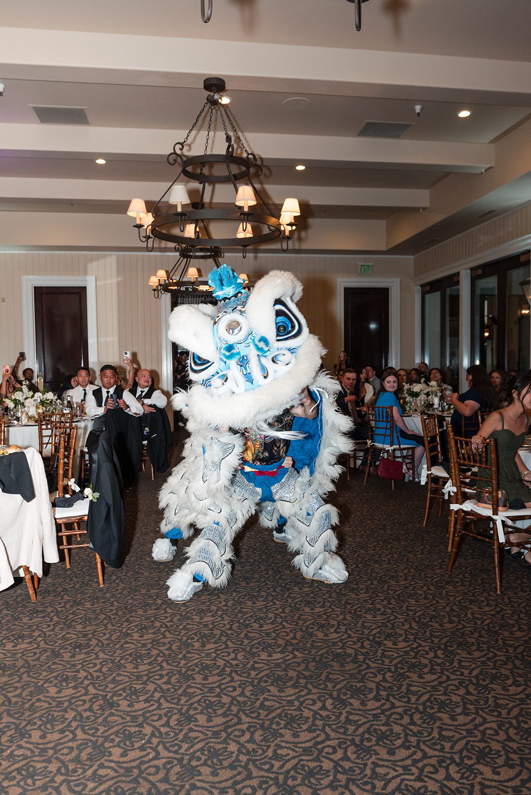 eagle-ridge-timeless-san-francisco-jesse-victoria-jesse-victoria-040-08 Lion dance performance at the reception