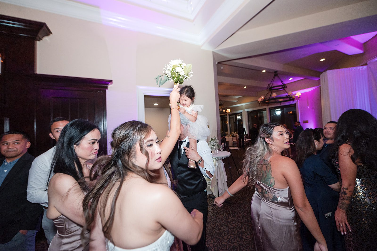eagle-ridge-timeless-san-francisco-jesse-victoria-jesse-victoria-046-20 Guests celebrating on the dance floor