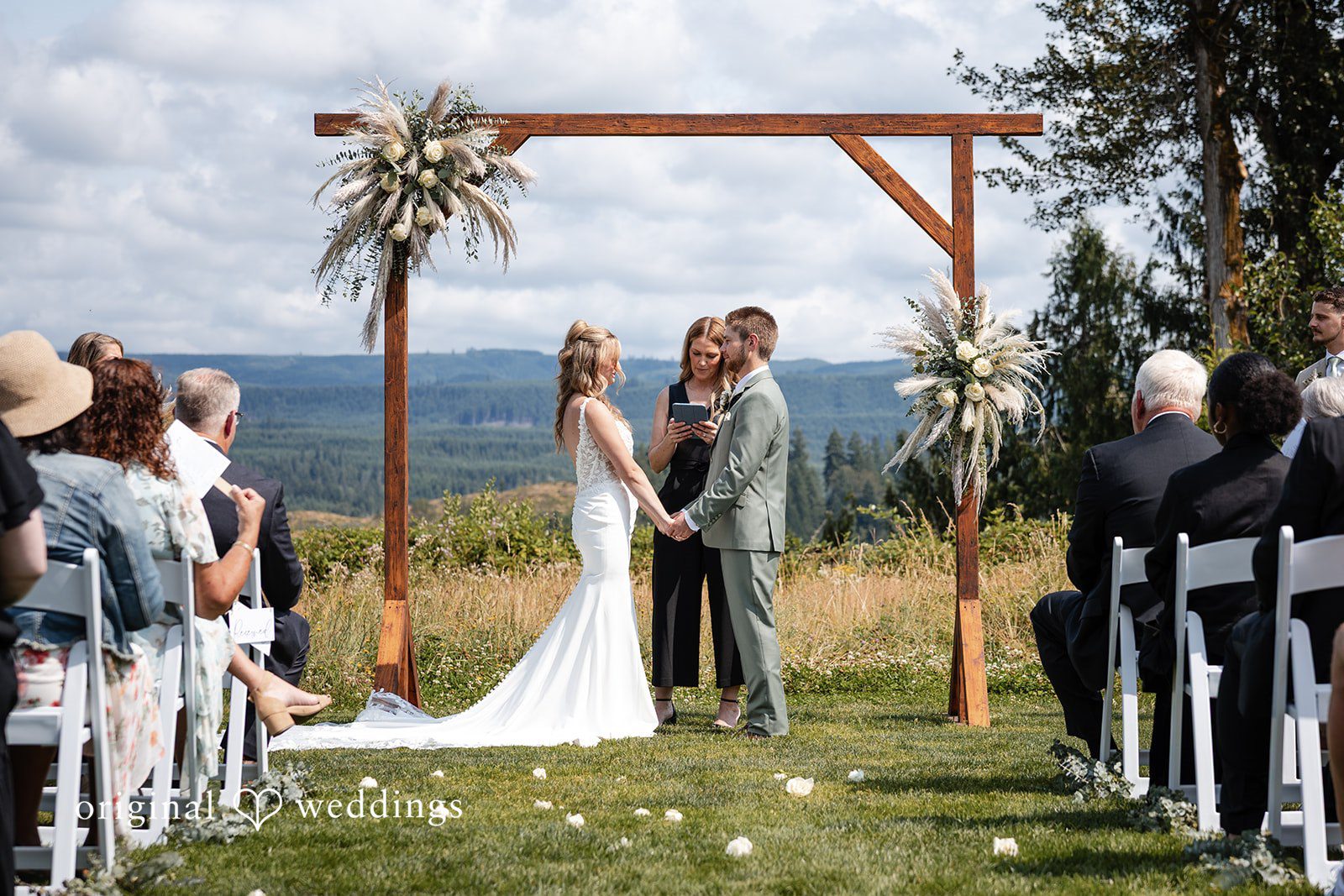 Sahvanna + Caleb Seattle Wedding Photographers at Edlynn Farm | Sahvanna & Caleb -