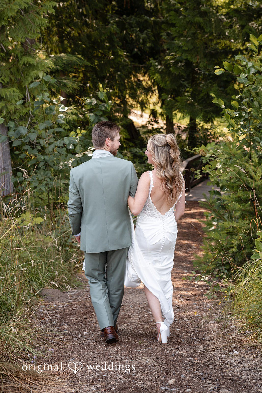 Sahvanna + Caleb Seattle Wedding Photographers at Edlynn Farm | Sahvanna & Caleb -