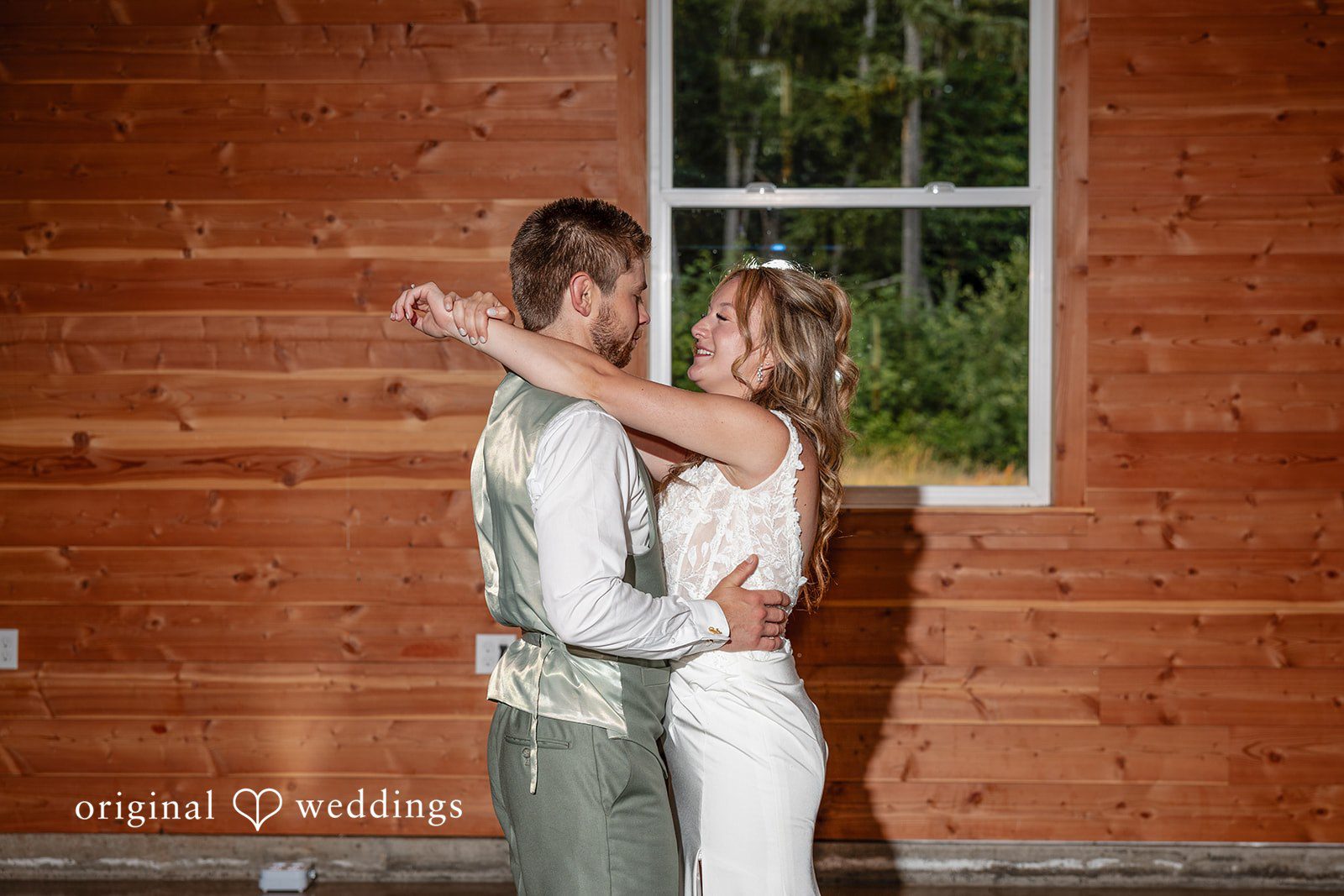 Sahvanna + Caleb Seattle Wedding Photographers at Edlynn Farm | Sahvanna & Caleb -