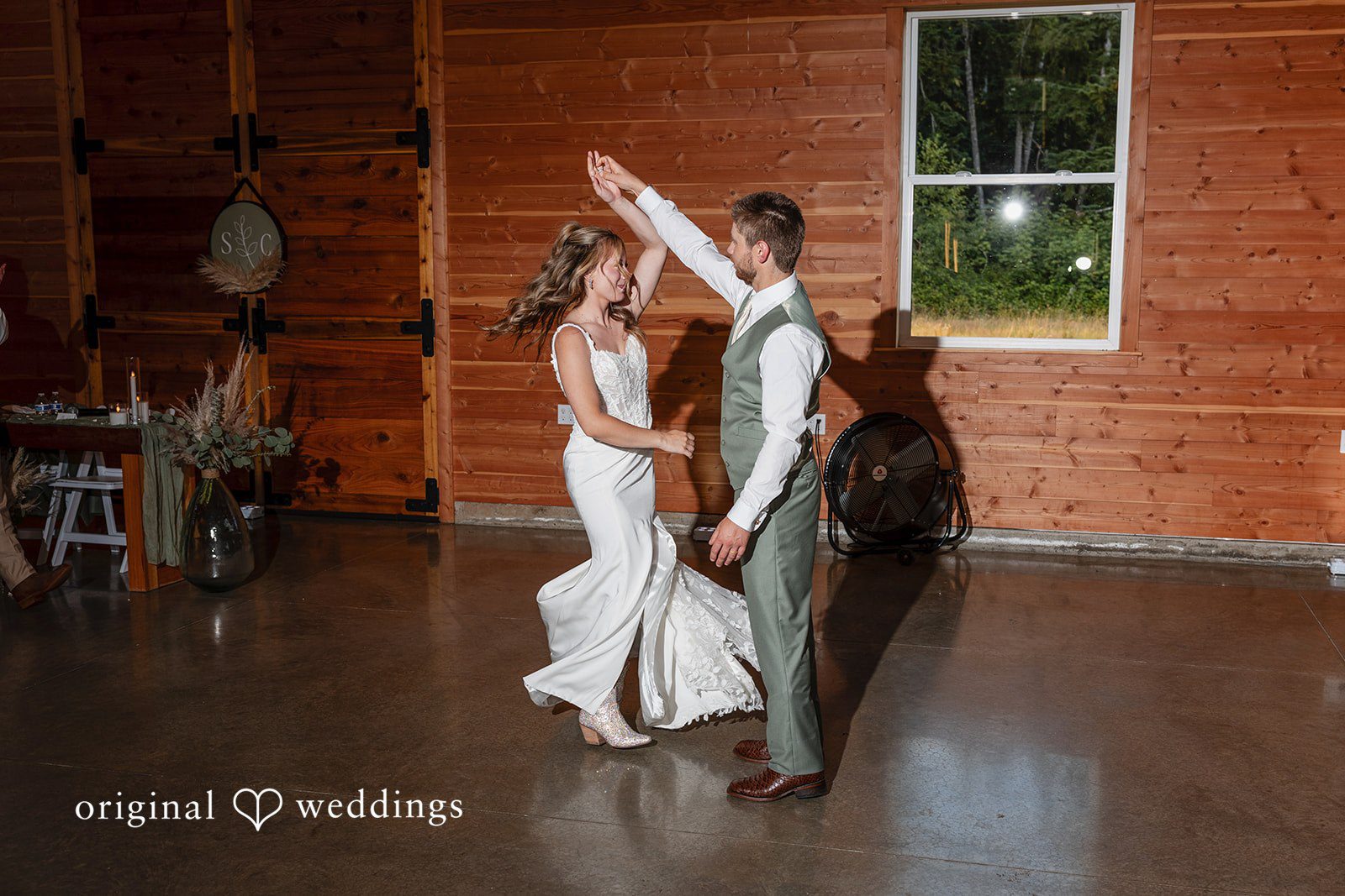 Sahvanna + Caleb Seattle Wedding Photographers at Edlynn Farm | Sahvanna & Caleb -