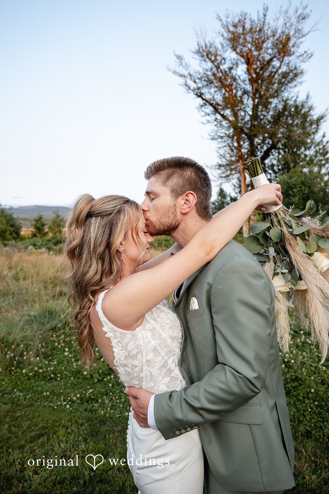 Sahvanna + Caleb Seattle Wedding Photographers at Edlynn Farm | Sahvanna & Caleb -