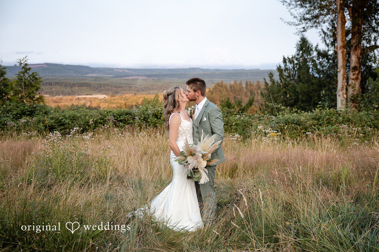 Sahvanna + Caleb Seattle Wedding Photographers at Edlynn Farm | Sahvanna & Caleb -