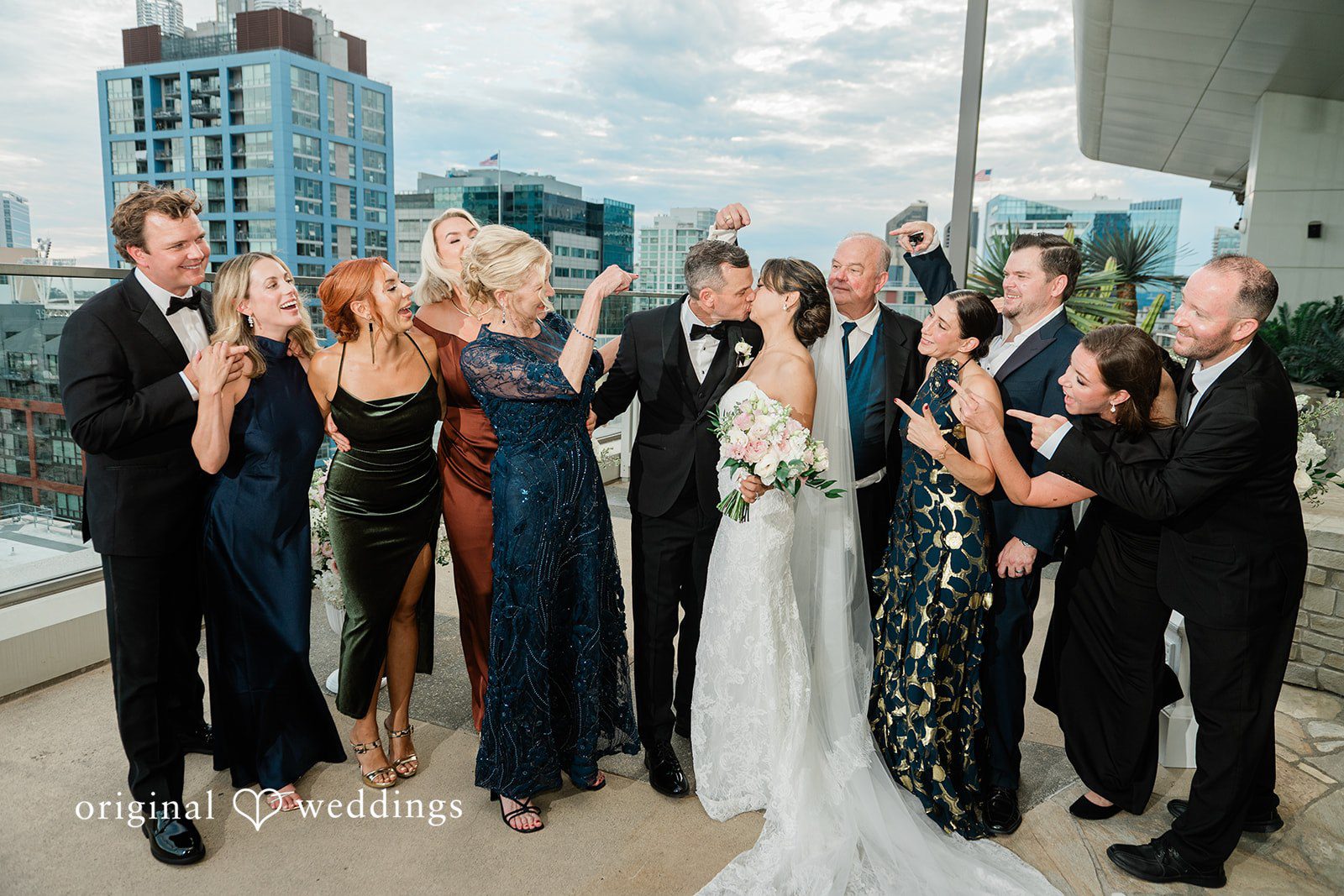Group photo with the newlyweds at Fleurette