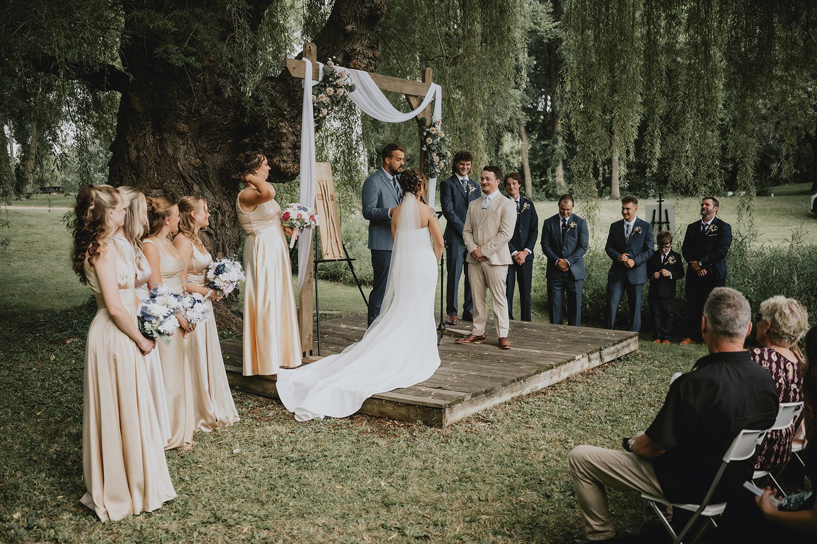 good-tree-farmstead-rustic-minneapolis-madelyn-david-madelyn-david-012-01 Good Tree Farmstead Wedding | Madelyn & David -