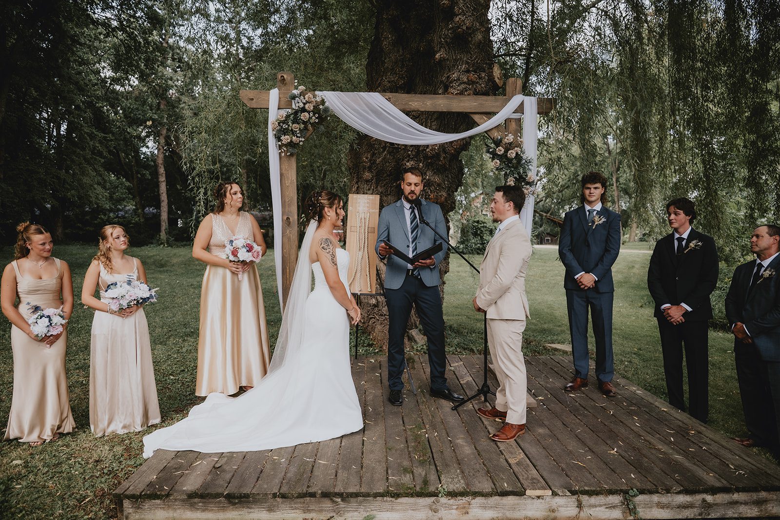 good-tree-farmstead-rustic-minneapolis-madelyn-david-madelyn-david-013-13 Good Tree Farmstead Wedding | Madelyn & David -