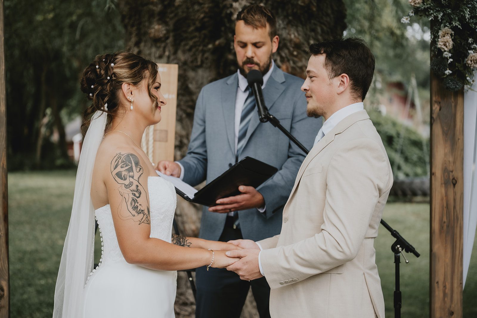good-tree-farmstead-rustic-minneapolis-madelyn-david-madelyn-david-015-02 Good Tree Farmstead Wedding | Madelyn & David -