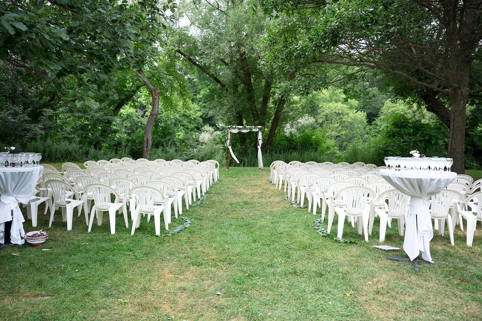 hubbard-park-lodge-timeless-milwaukee-dakota-evan-dakota-evan-001-35 Hubbard Park Lodge Wedding | Dakota & Evan -