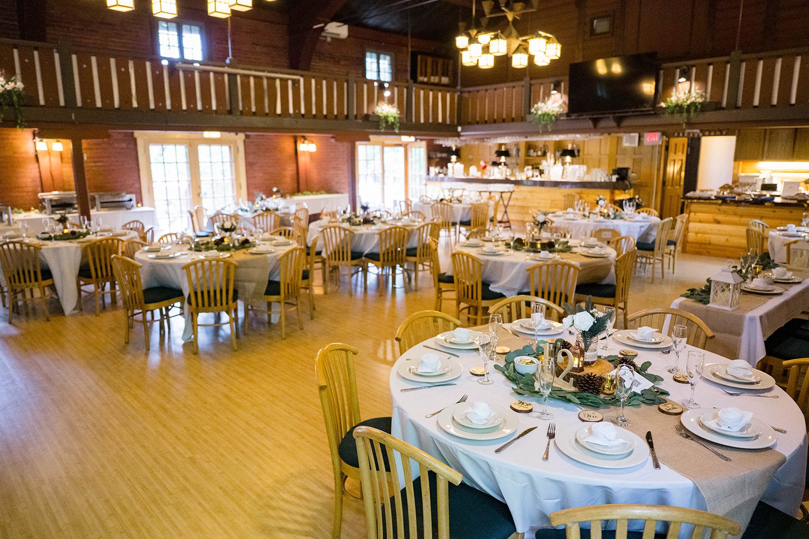 hubbard-park-lodge-timeless-milwaukee-dakota-evan-dakota-evan-003-17 Hubbard Park Lodge Wedding | Dakota & Evan -