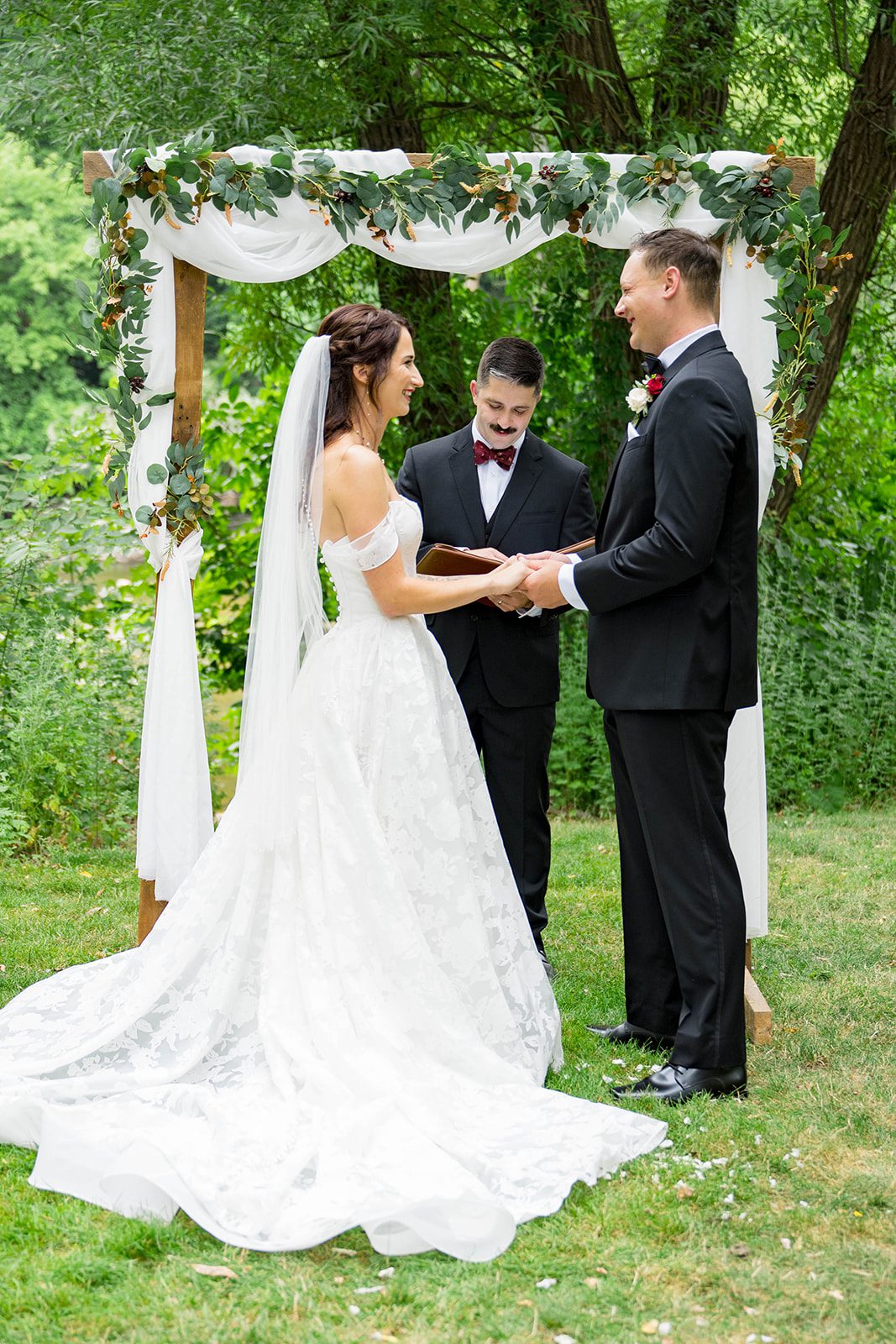 hubbard-park-lodge-timeless-milwaukee-dakota-evan-dakota-evan-020-12 Hubbard Park Lodge Wedding | Dakota & Evan -