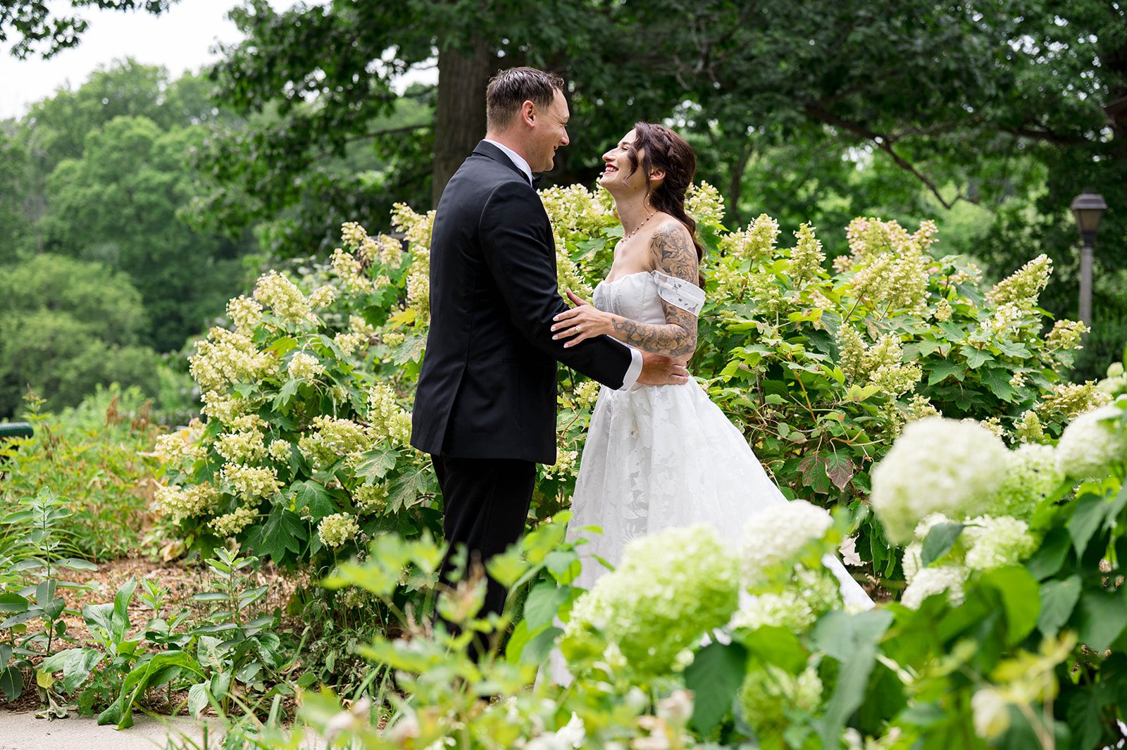 hubbard-park-lodge-timeless-milwaukee-dakota-evan-dakota-evan-023-27 Hubbard Park Lodge Wedding | Dakota & Evan -