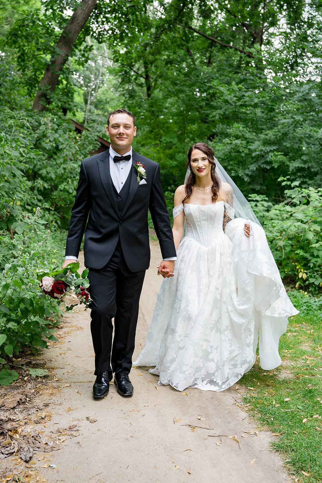 hubbard-park-lodge-timeless-milwaukee-dakota-evan-dakota-evan-029-11 Hubbard Park Lodge Wedding | Dakota & Evan -