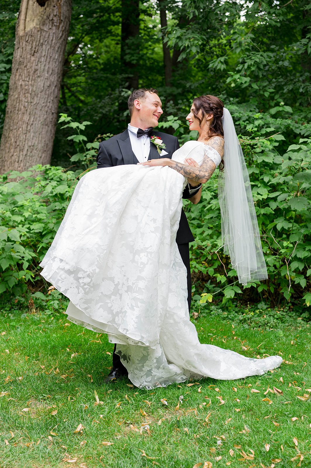 hubbard-park-lodge-timeless-milwaukee-dakota-evan-dakota-evan-030-07 Hubbard Park Lodge Wedding | Dakota & Evan -