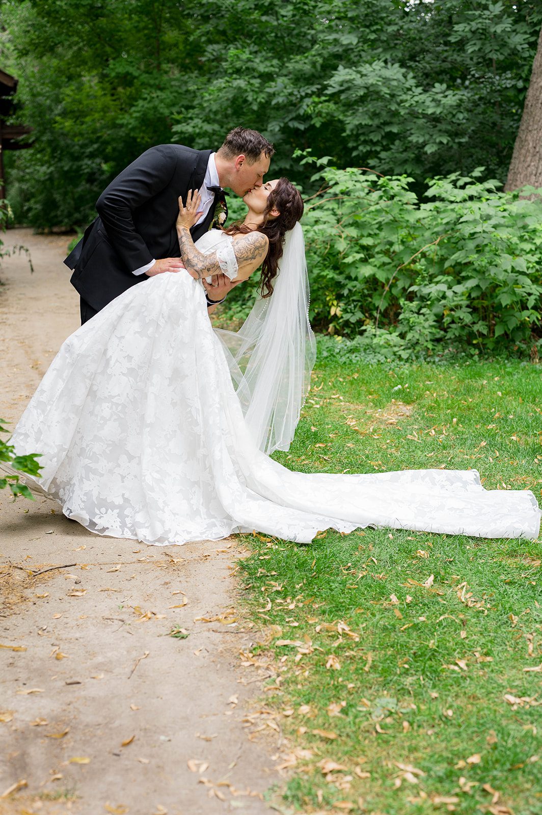 hubbard-park-lodge-timeless-milwaukee-dakota-evan-dakota-evan-031-19 Hubbard Park Lodge Wedding | Dakota & Evan -