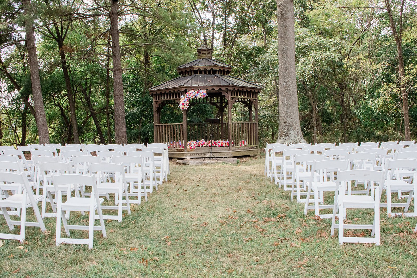 innsbrook-resort-airy-st-louis-sophia-brendan-p001-02 Outdoor ceremony seating by the gazebo at Innsbrook Resort