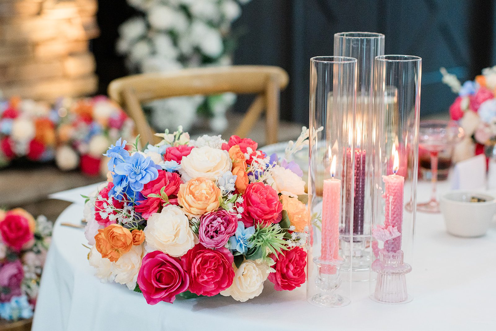 innsbrook-resort-airy-st-louis-sophia-brendan-p006-03 Colorful centerpiece with candles
