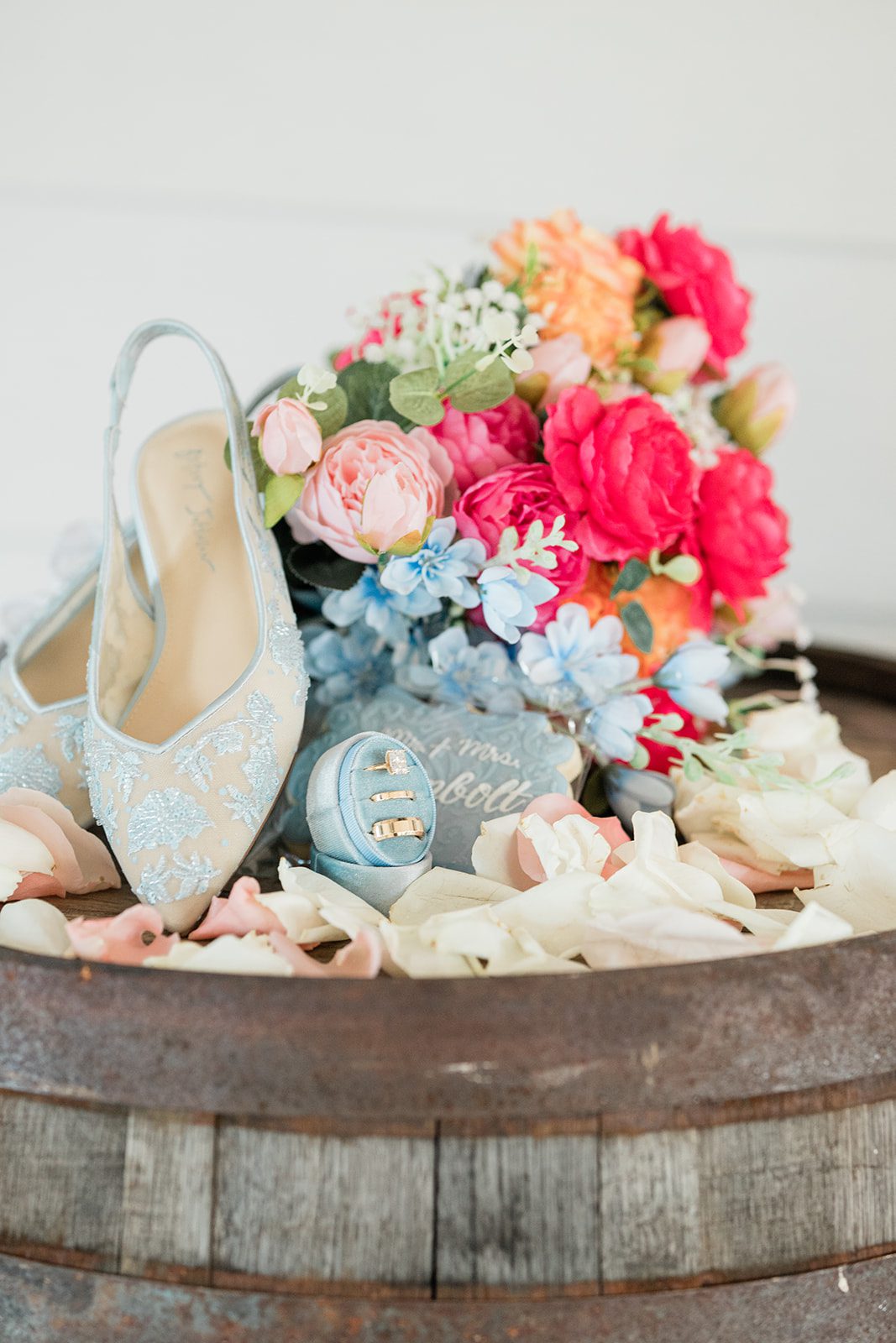 innsbrook-resort-airy-st-louis-sophia-brendan-p008-04 Bridal shoes with bright flowers