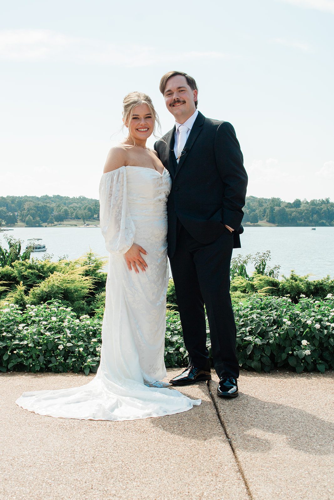 innsbrook-resort-airy-st-louis-sophia-brendan-p027-01 Bride and groom with lake views at Innsbrook Resort