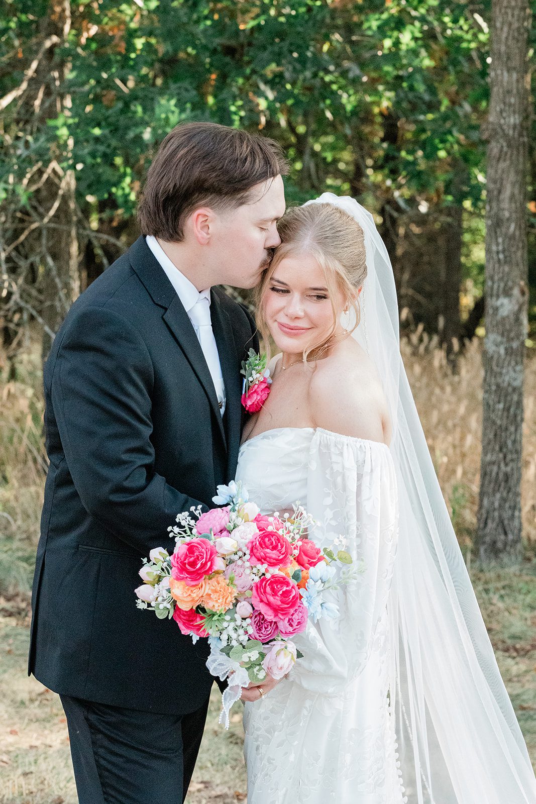 innsbrook-resort-airy-st-louis-sophia-brendan-p029-02 Groom leaning in toward the bride