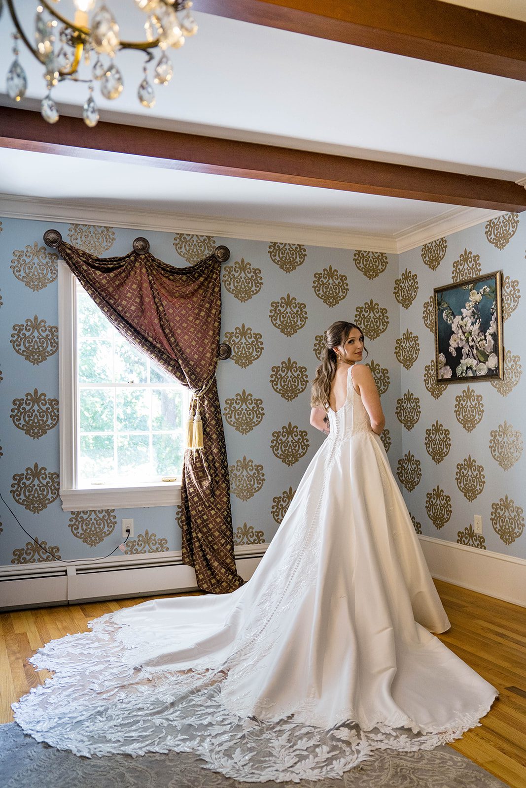 linwood-estate-timeless-baltimore-autumn-dylan-006-21 Wedding gown laid out before the ceremony