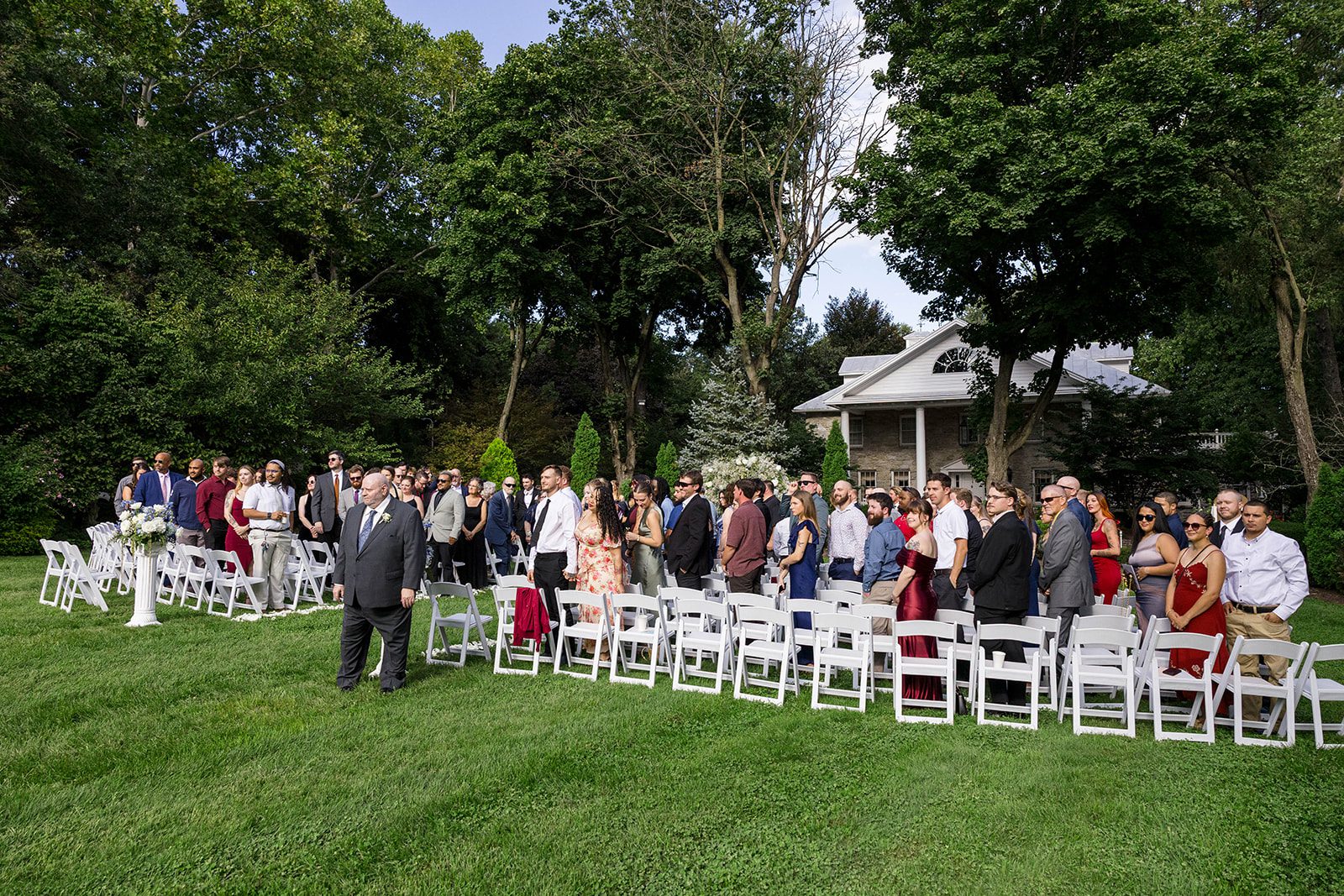 linwood-estate-timeless-baltimore-autumn-dylan-022-15 Outdoor ceremony on the front lawn at Linwood Estate