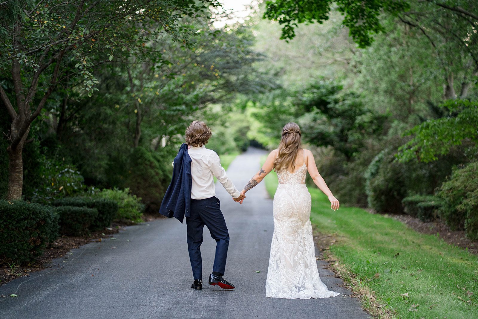 linwood-estate-timeless-baltimore-autumn-dylan-044-43 Couple walking hand in hand