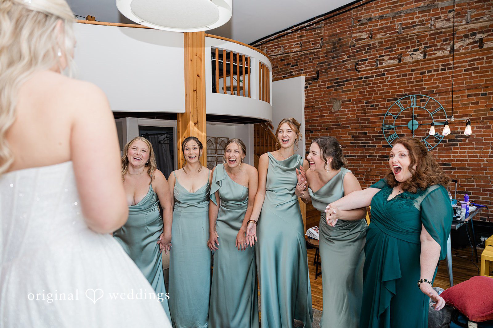 Claire + Alex The bride unveil herself to her bridesmaids