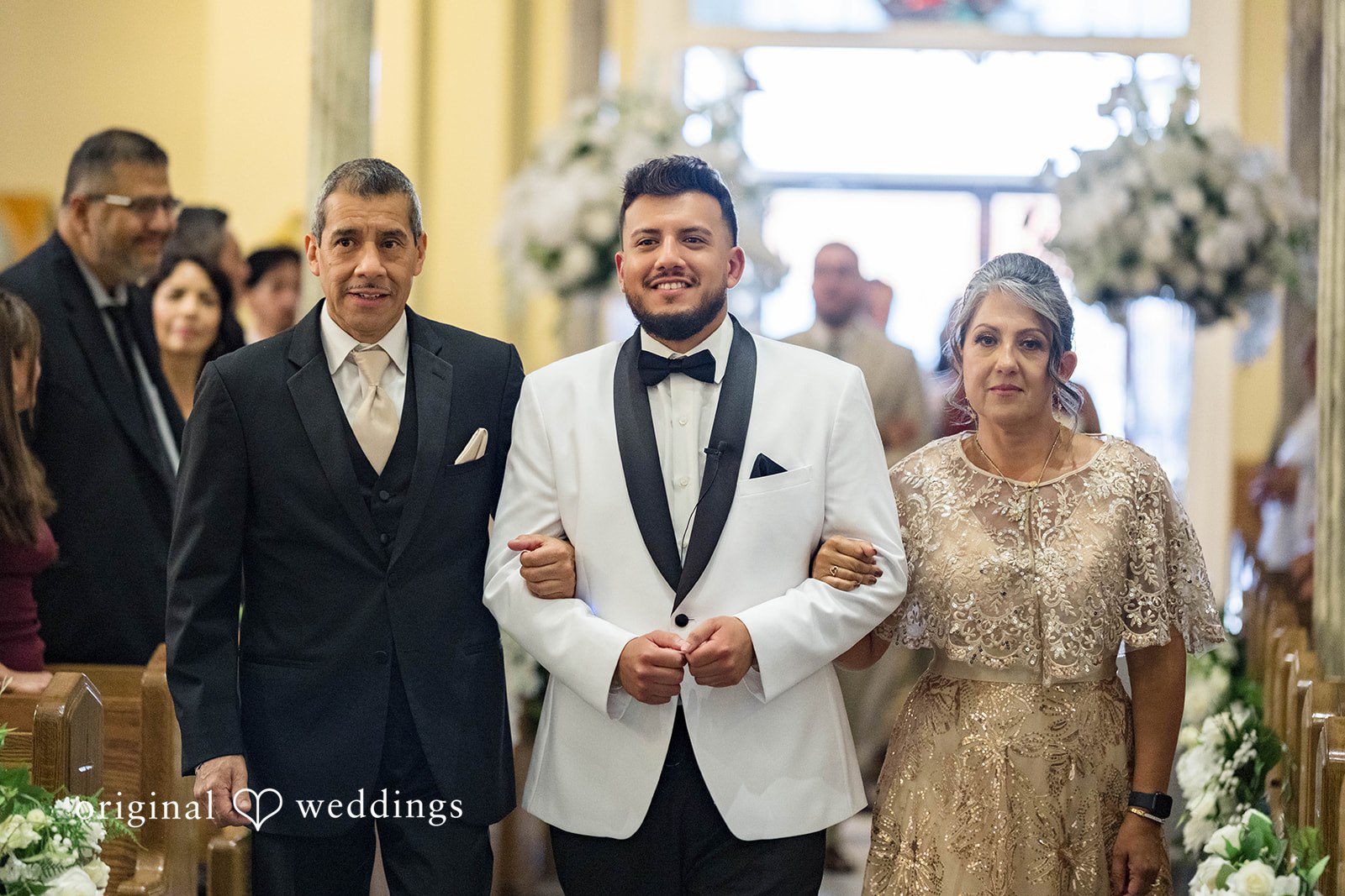 September 12, 2026 – Sierra & Arturo – (ID-4123) Group photo with the newlyweds at Rancho Los Guzman