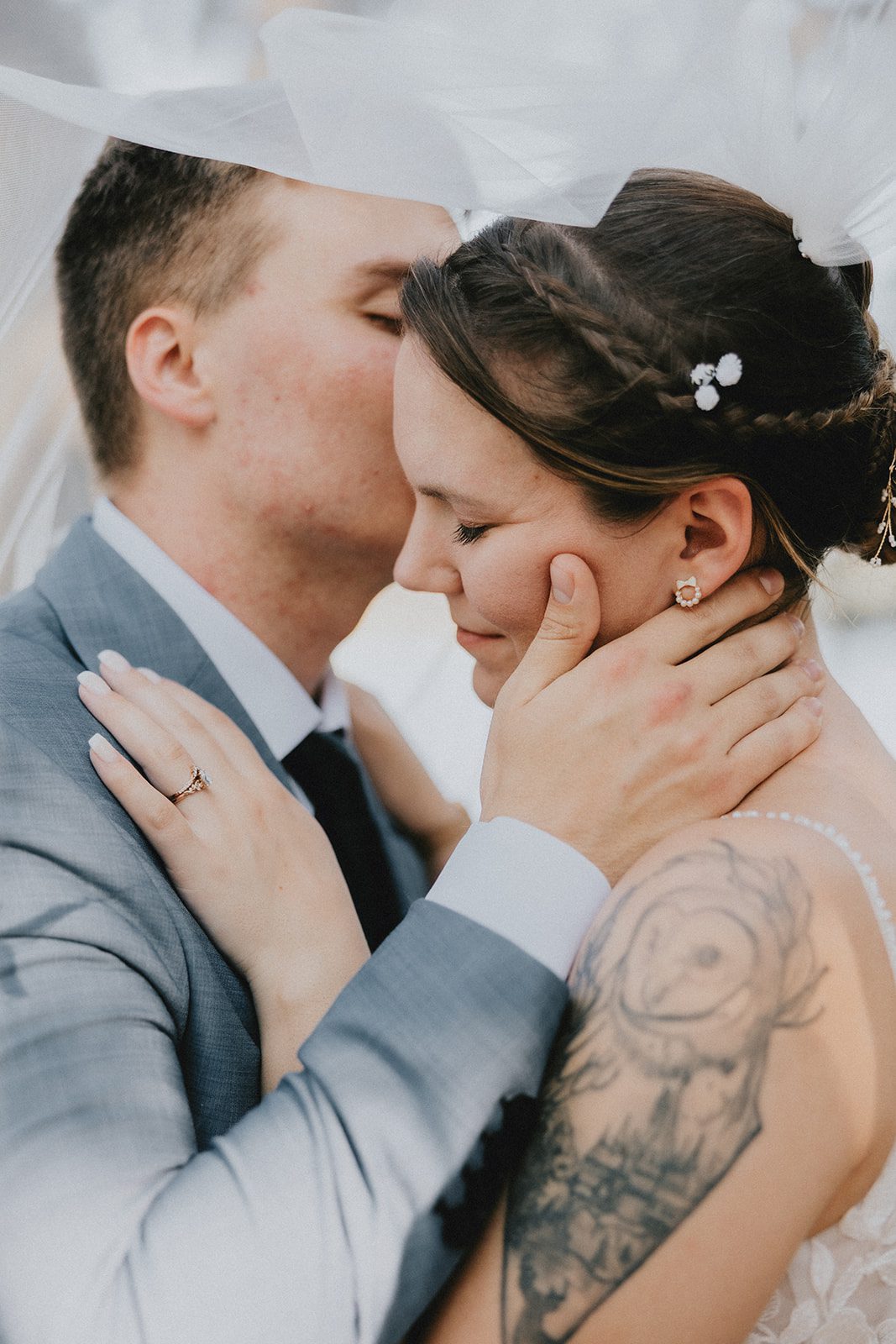 Veil kiss close up Veil kiss close up