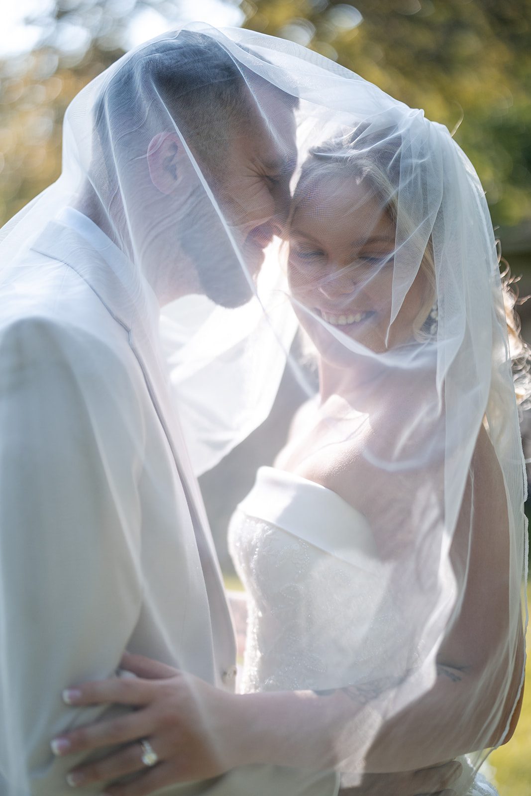 new-york-backyard-timeless-new-york-taylor-andrew-p018-29 Romantic veil portrait of the newlyweds