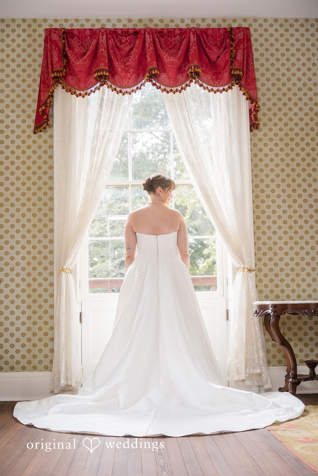 Hannah + Jonathan Getting ready moments for Hannah at President Lincoln's Cottage