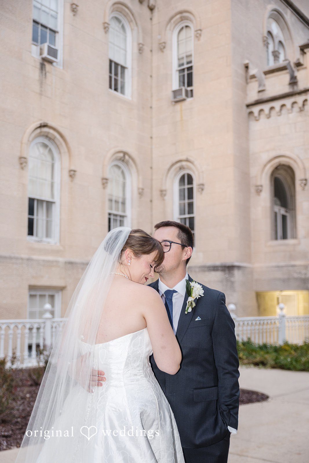 Hannah + Jonathan Newlywed portrait